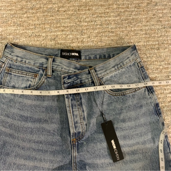 Fashion Nova Crossover Straight Leg Jeans - Blue Light Wash - Picture 14 of 16